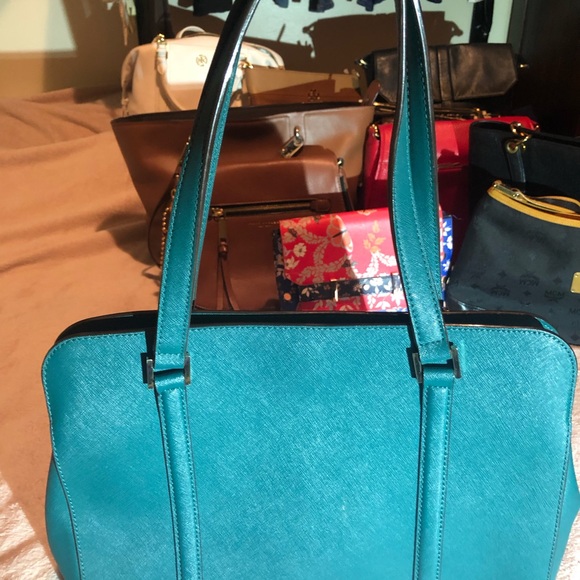 Kate Spade Bag. Beautiful rich green colour bag. Comes with matching wallet. - Picture 5 of 8